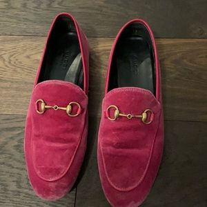 Gucci Velvet Jordan loafers in color pink